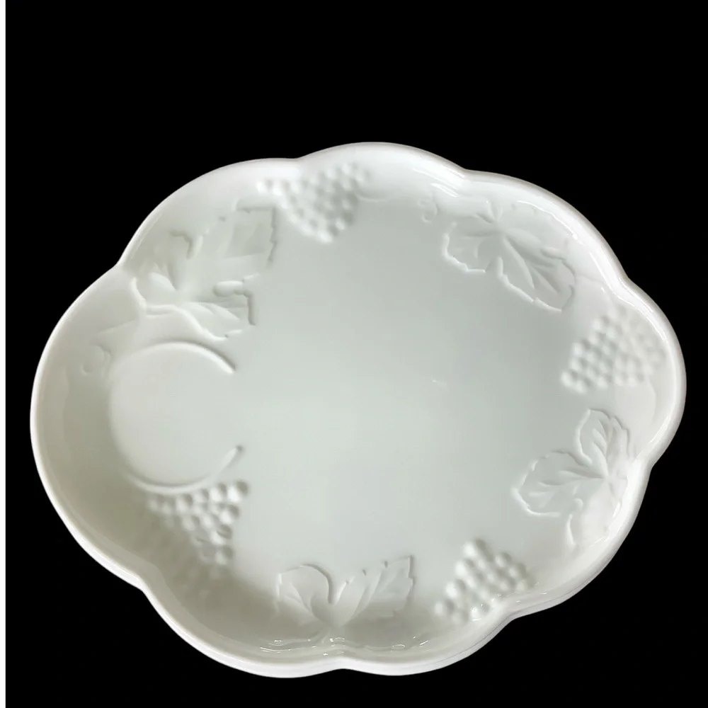 VINTAGE INDIANA COLONY MILK GLASS HARVEST GRAPE SET OF 5 SNACK TRAYS